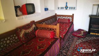 نمای داخل اتاق اقامتگاه بوم گردی استاد ایاز - شهرستان لنجان - شهر باغ بهادران - روستای کرچگان